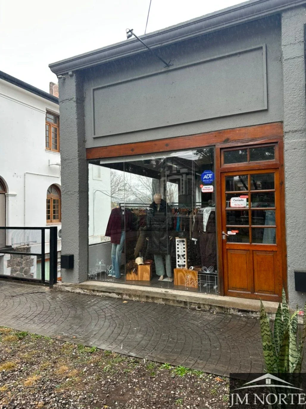 Local comercial en alquiler - complejo comercial en Unquillo - Imagen 4