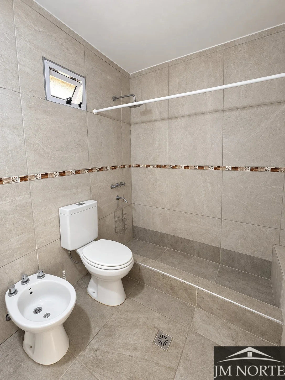 Casa en alquiler pileta en Mendiolaza - Imagen 3