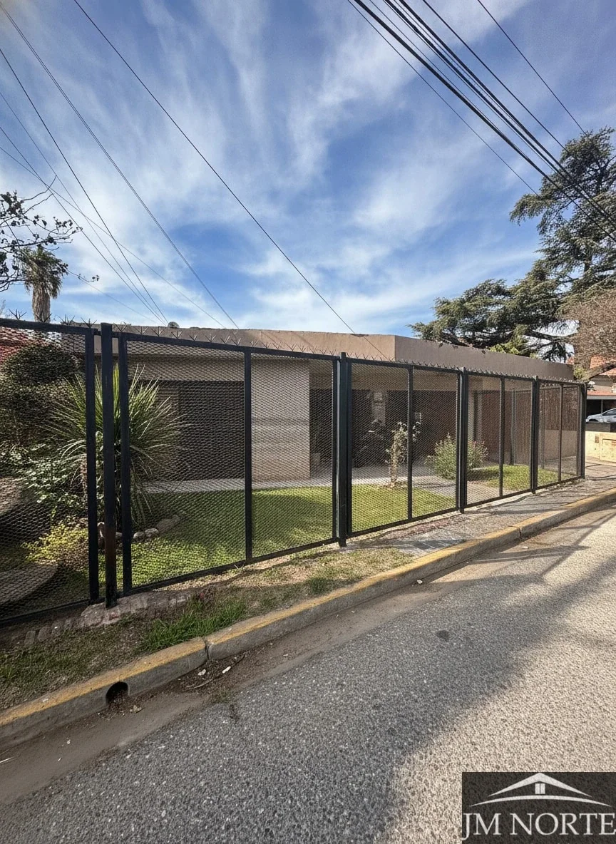 Casa en alquiler c/ cochera en Cerro de las Rosas - Imagen 2
