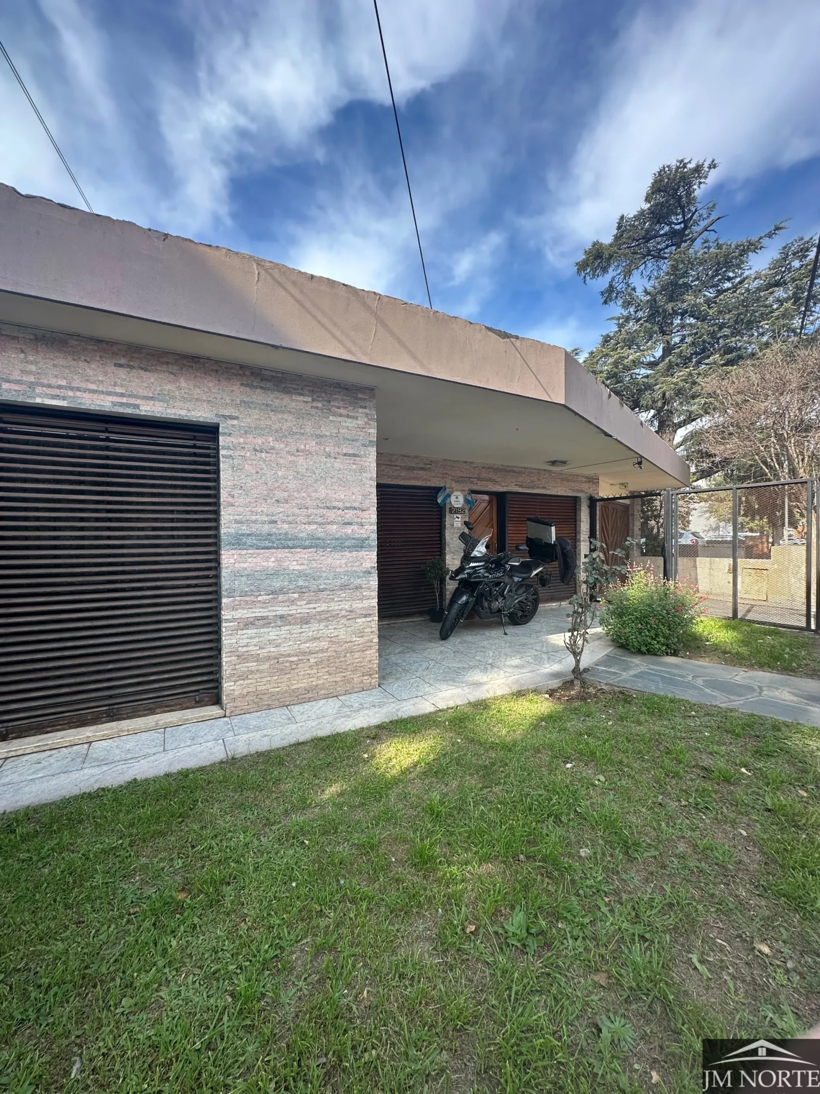 Casa en alquiler c/ cochera en Cerro de las Rosas - Imagen 5