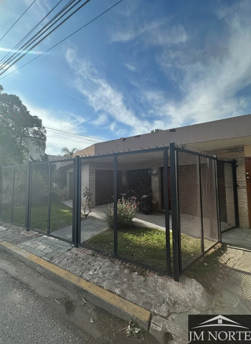 Casa en alquiler c/ cochera en Cerro de las Rosas - Imagen 3
