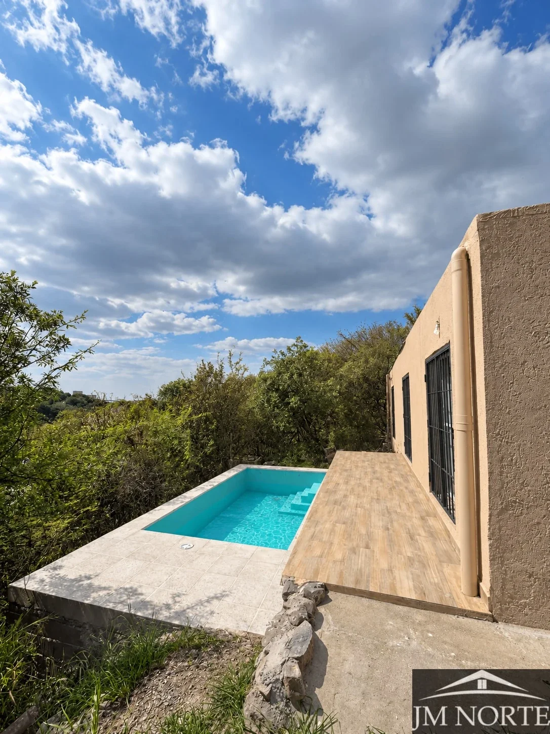 Casa en alquiler pileta en Mendiolaza - Imagen 2
