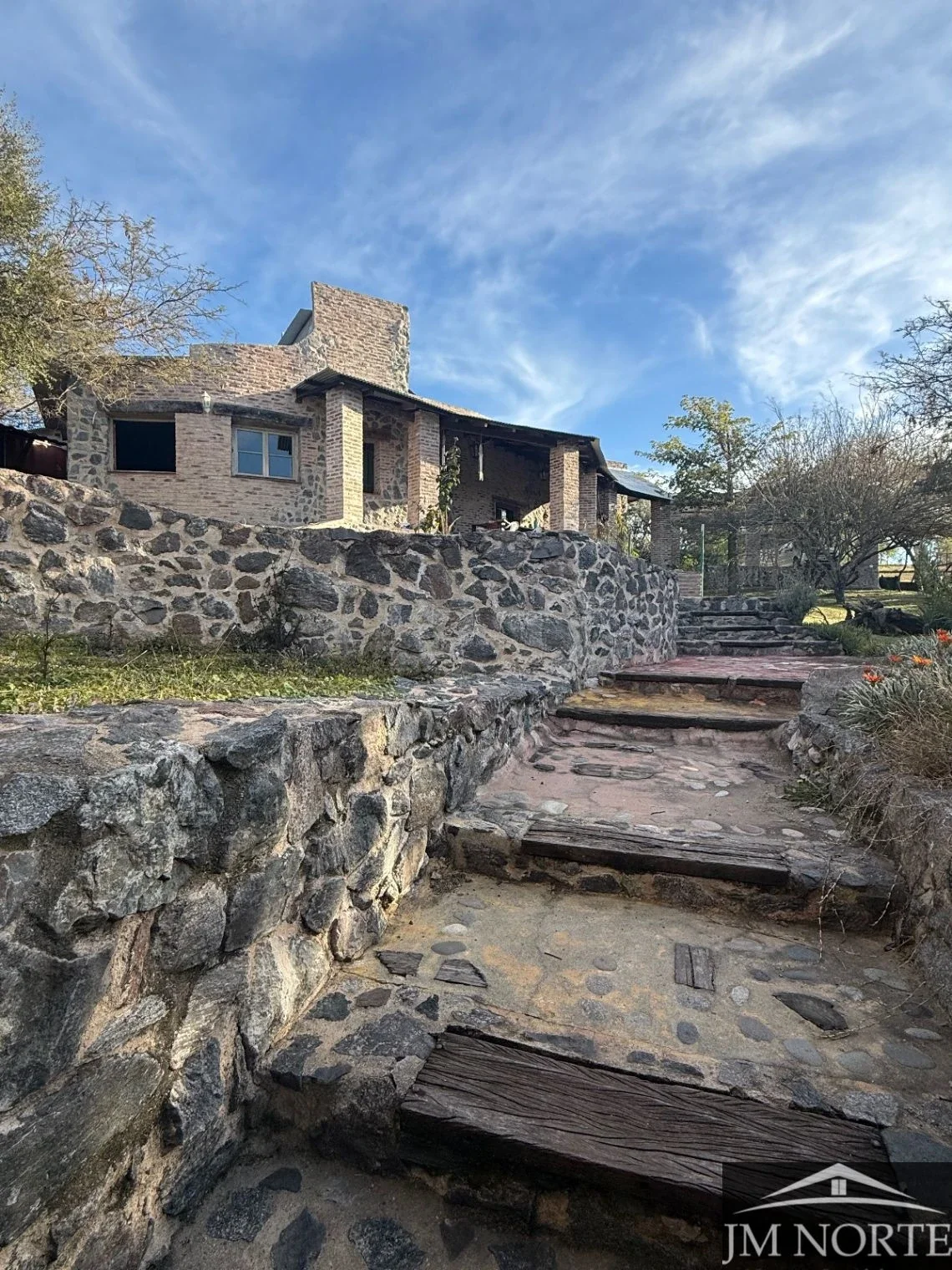 Casa en venta c/ cochera en Mendiolaza - Imagen 2
