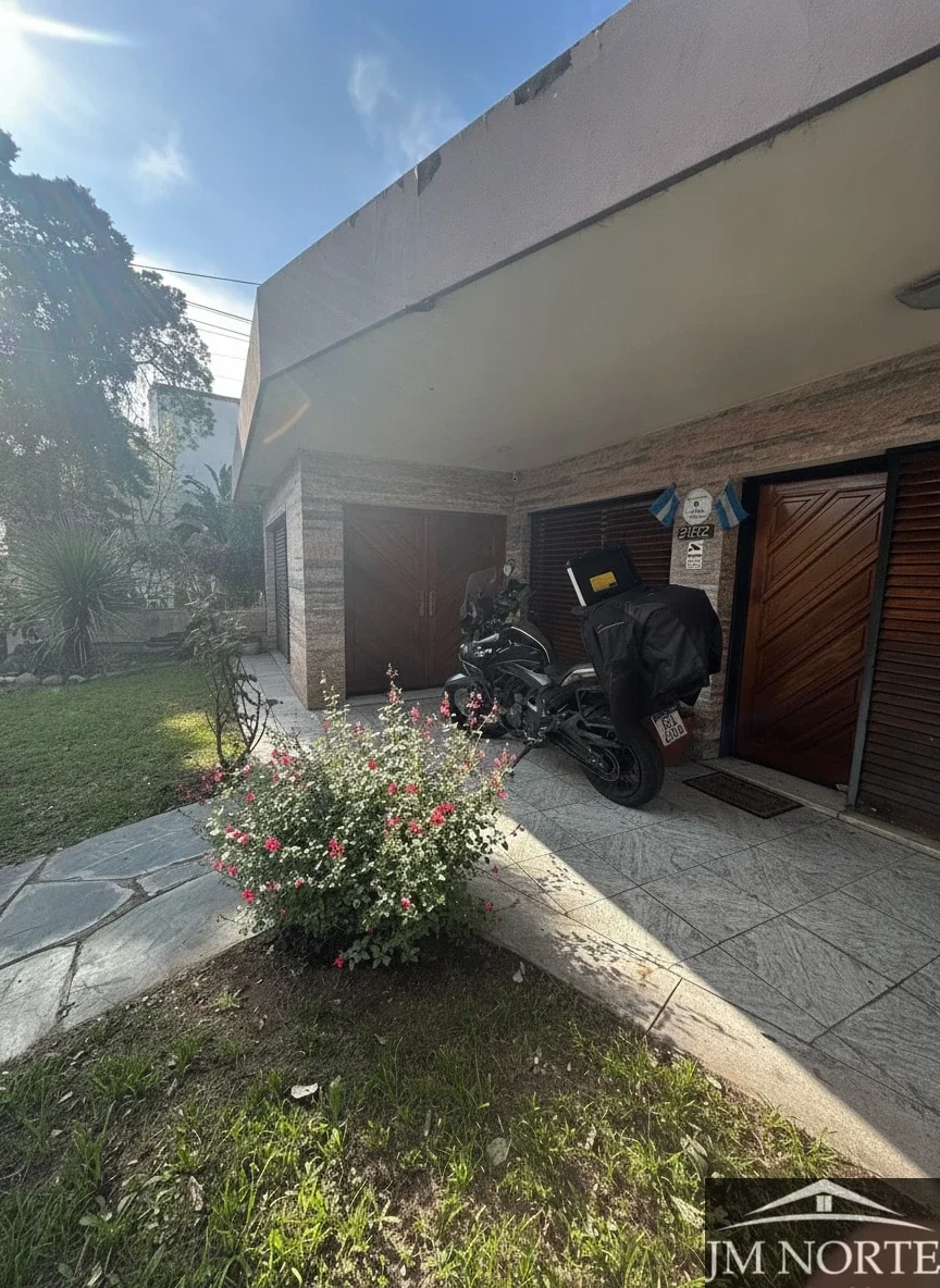Casa en alquiler c/ cochera en Cerro de las Rosas - Imagen 4