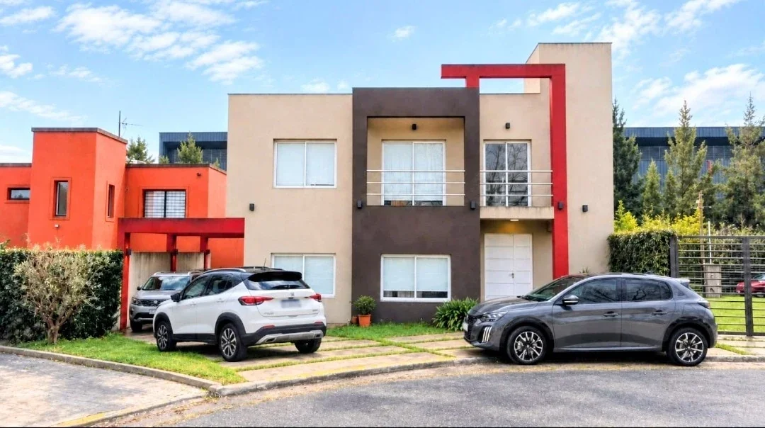 CASA BARRIO PRIVADO JORGE NEWBERY - Imagen 1