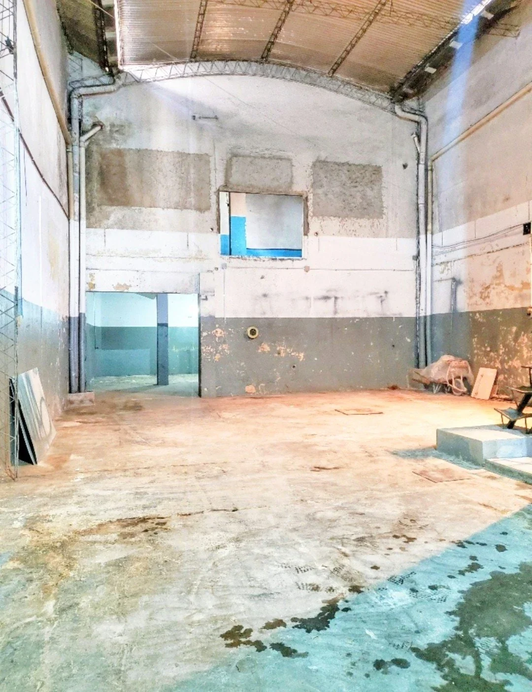 GALPON  DE 220M2  SOBRE AVENIDA!!! - Imagen 2