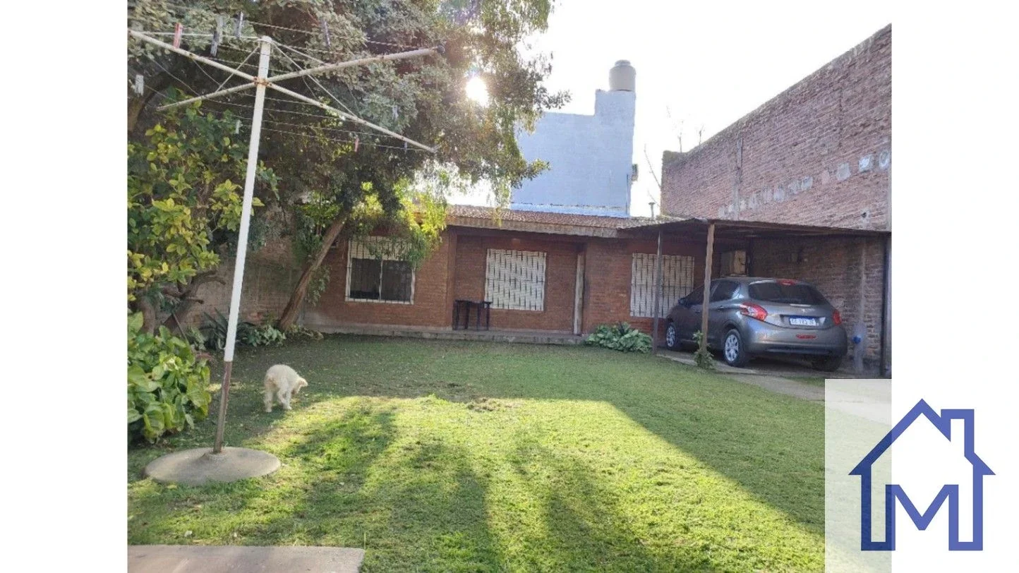 Chalet en alquiler de 2 dormitorios c/ cochera en San Miguel - Imagen 1