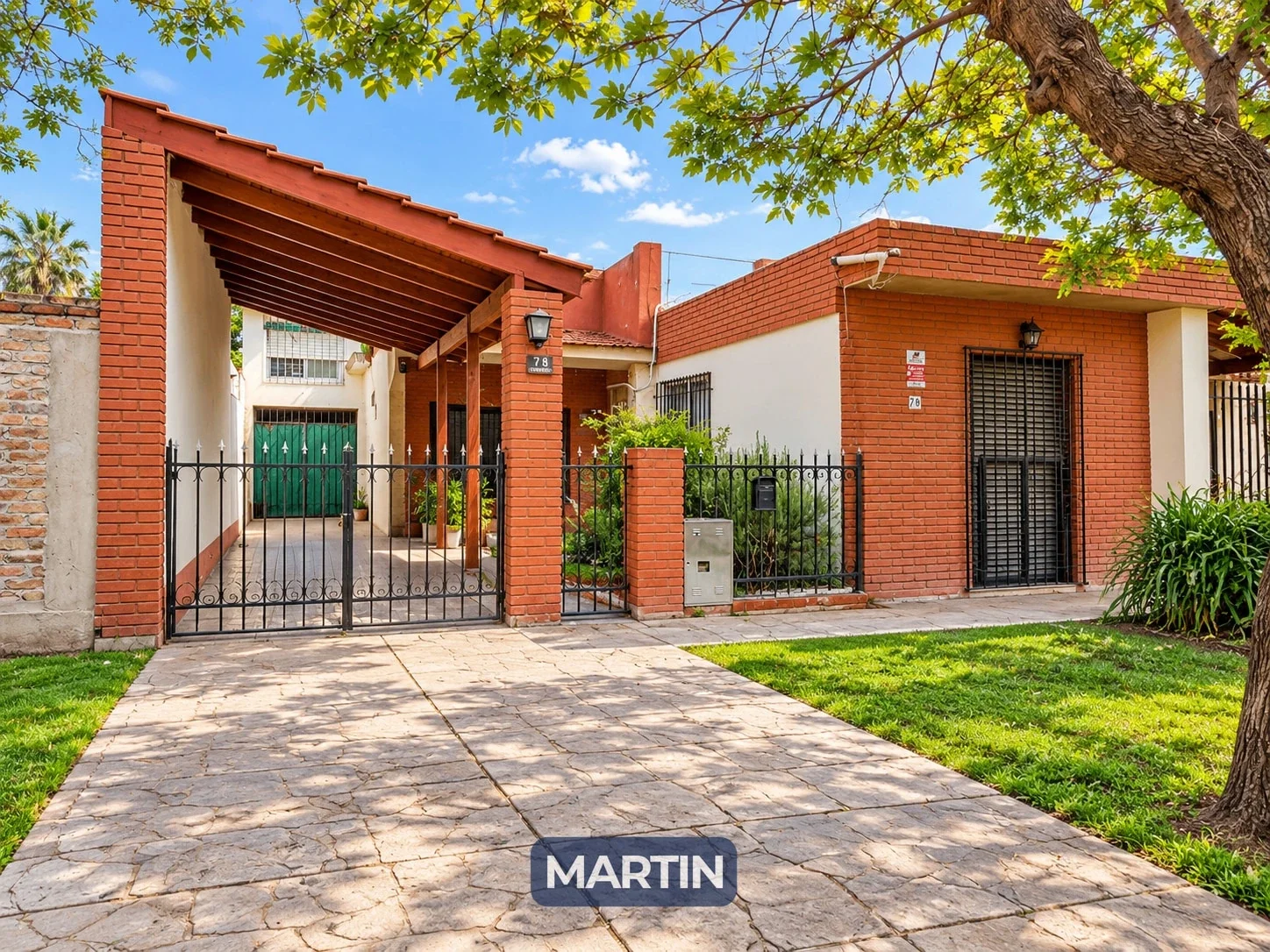 Casa en venta c/ cochera en Los Polvorines - Imagen 1