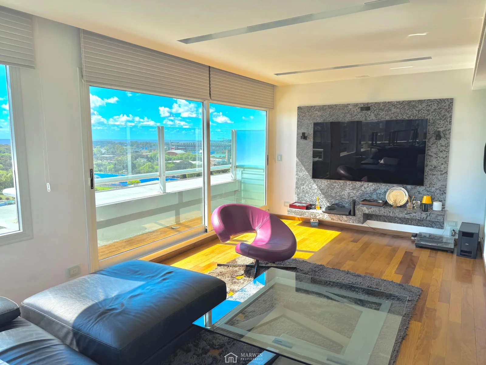 Dúplex de Categoría en Centennial Tower | Piso 17 | Vistas 180° | 2 Cocheras - Imagen 4