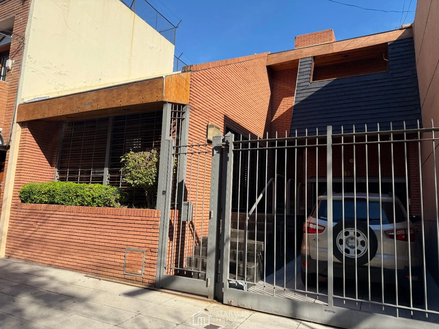 Casa de Categoría con Arquitectura de Excelencia en Parque Chacabuco - Imagen 1