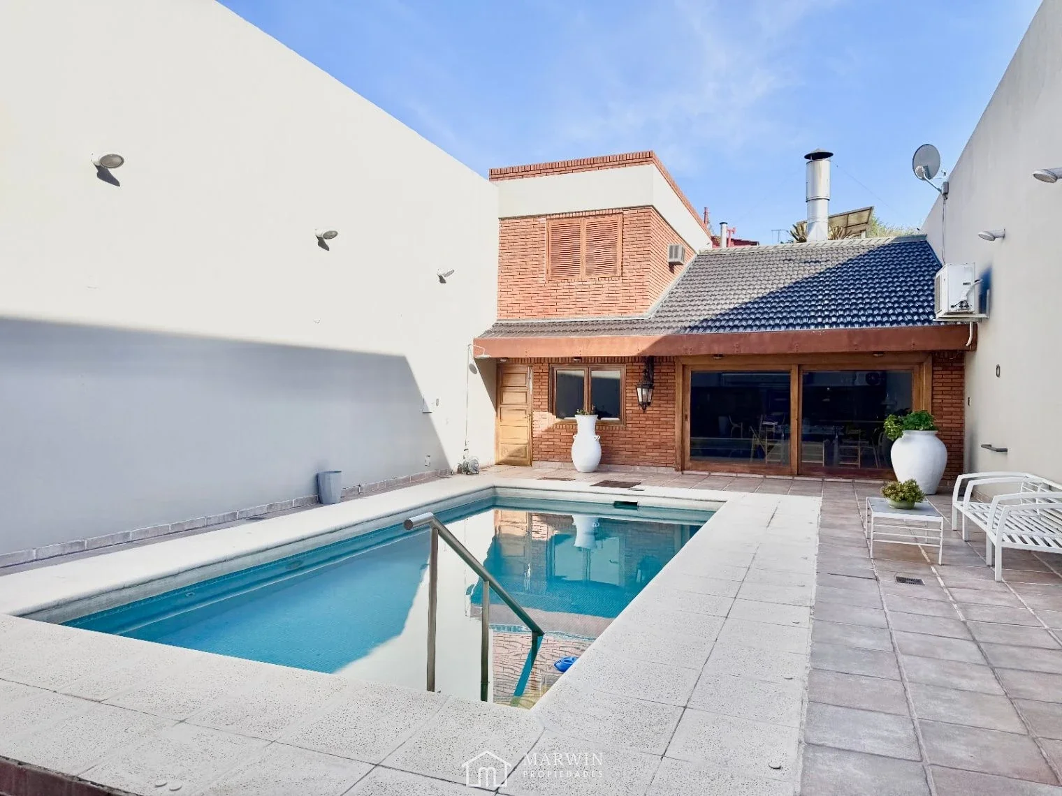 Casa de Categoría con Arquitectura de Excelencia en Parque Chacabuco - Imagen 1