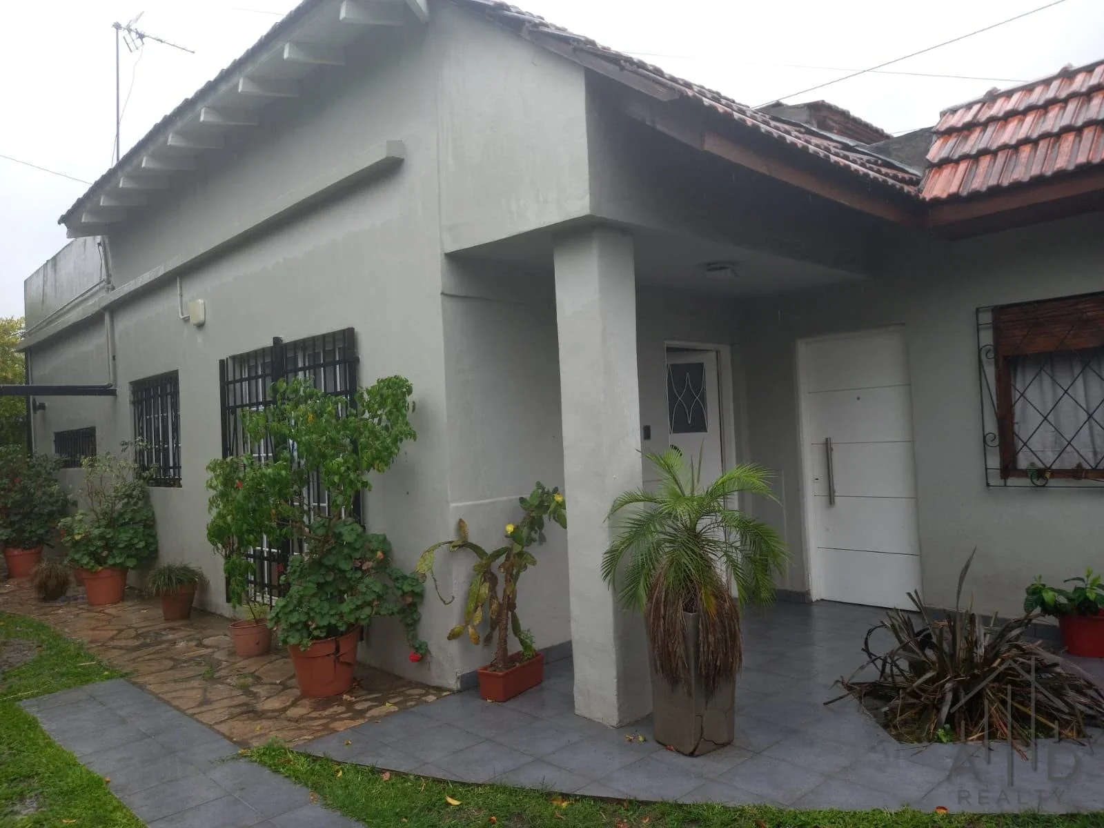 Casa en venta 4 ambientes en excelente lote en Remedios de Escalada Lanús - Imagen 1