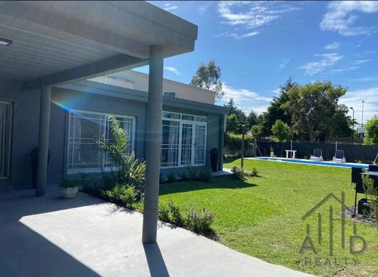 Casa quinta en venta de 115m2 ubicado en Florencio Varela - Imagen 1