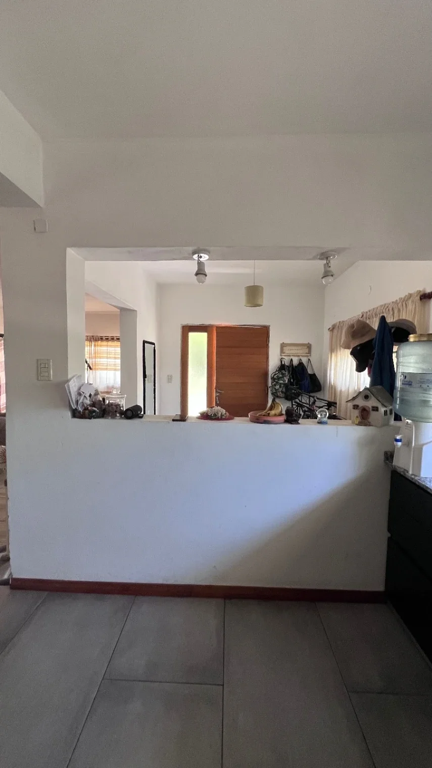 Casa en venta de 3 dormitorios c/ cochera en Los Molles - Imagen 2
