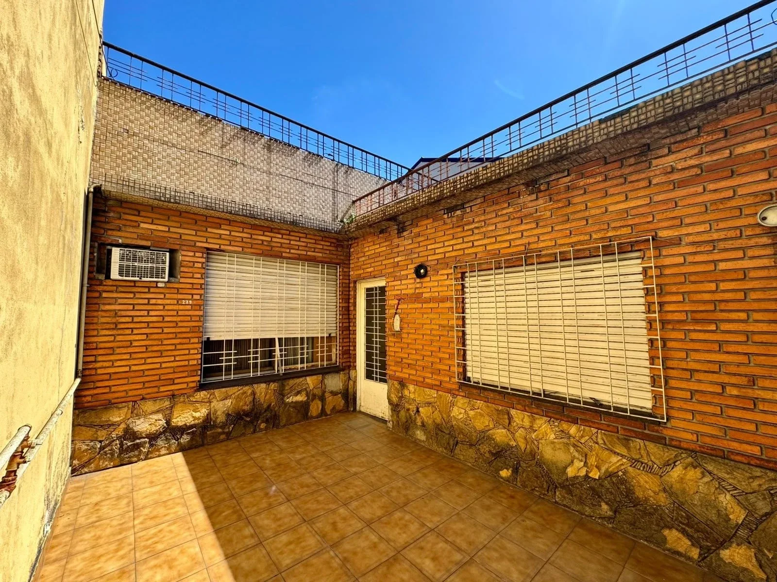Casa en venta c/ cochera en Gerli - Imagen 3
