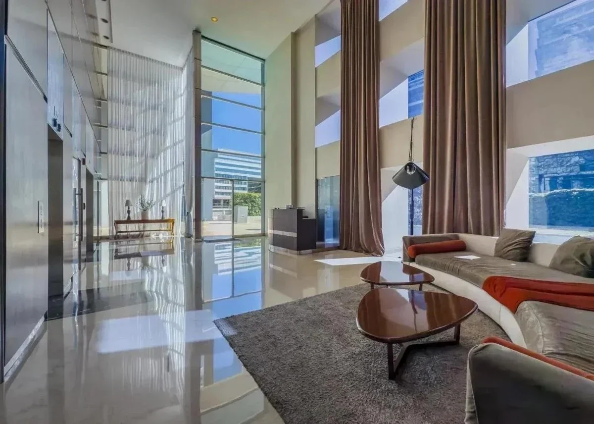 VENTA DPTO 3 AMB VISTA PANORÁMICA CON COCHERA- TORRE DE CATEGORÍA PUERTO MADERO - Imagen 5