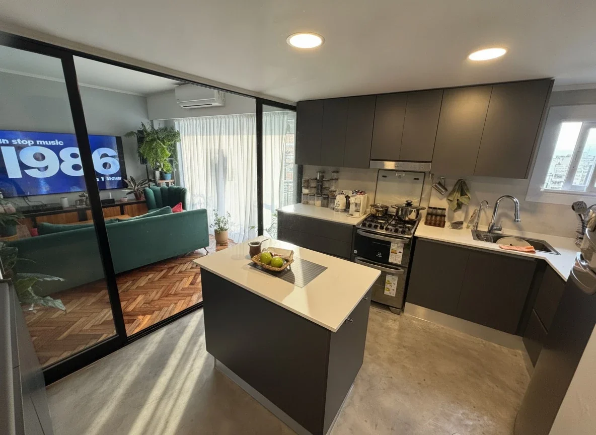 VENTA DPTO 4 AMB REFACCIONADO CON BALCÓN PISO ALTO BELGRANO - Imagen 2
