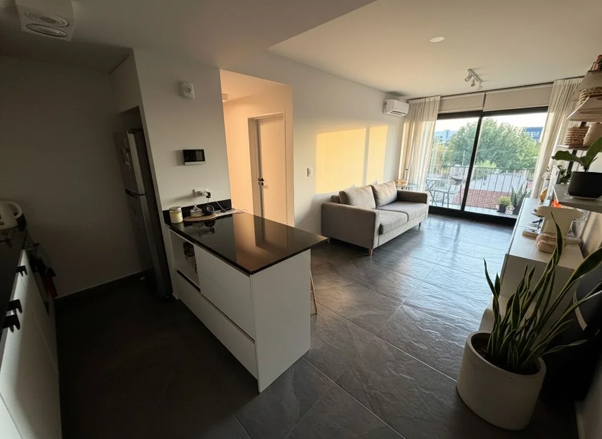 VENTA DPTO 2 AMB A ESTRENAR CON BALCÓN CORRIDO Y VISTA ABIERTA MUY LUMINOSO - Imagen 3