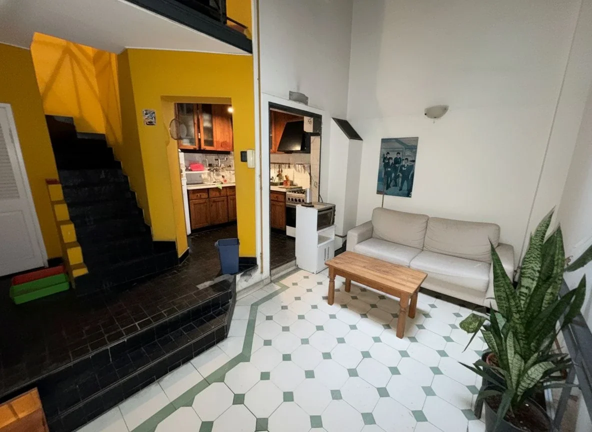 VENTA PH 4 AMBIENTES CON PATIO, GRAN TERRAZA Y PARRILLA - Imagen 4