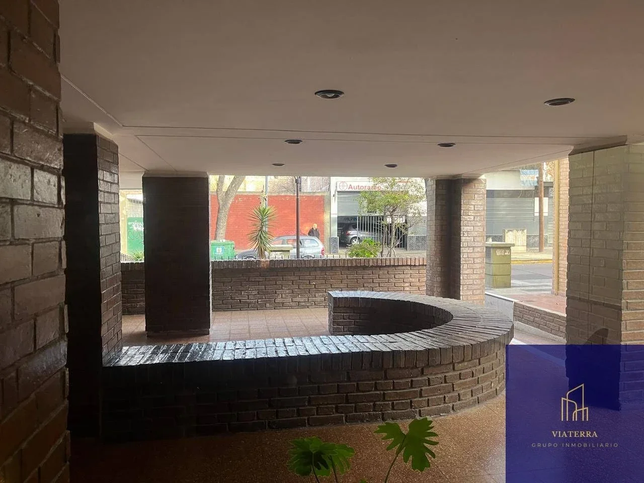 Departamento en venta c/ cochera en 4.ª Sección Área Fundacional - Imagen 1