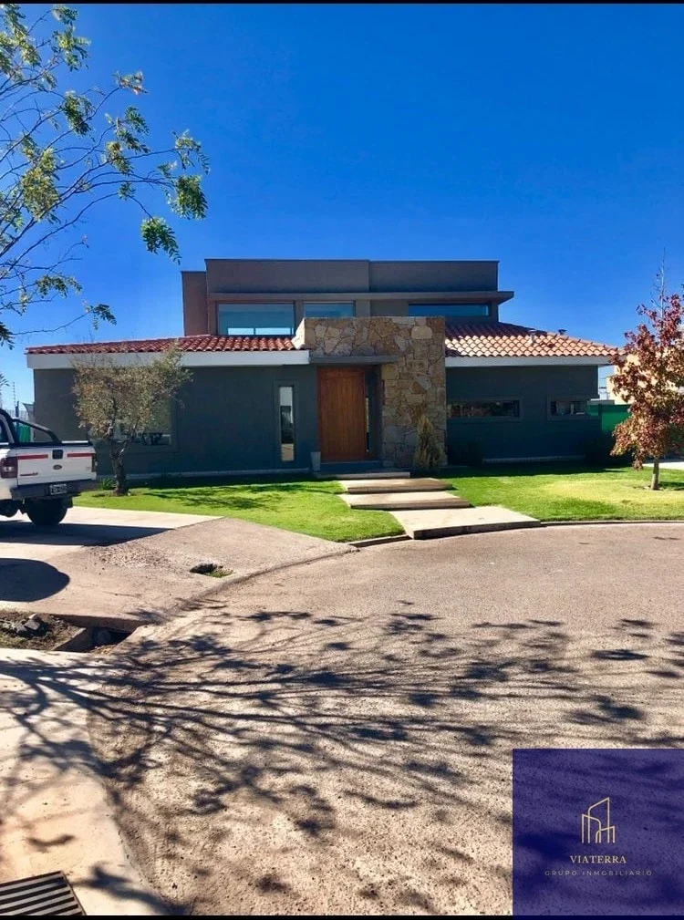 Casa en venta c/ cochera en Carrodilla - Imagen 2