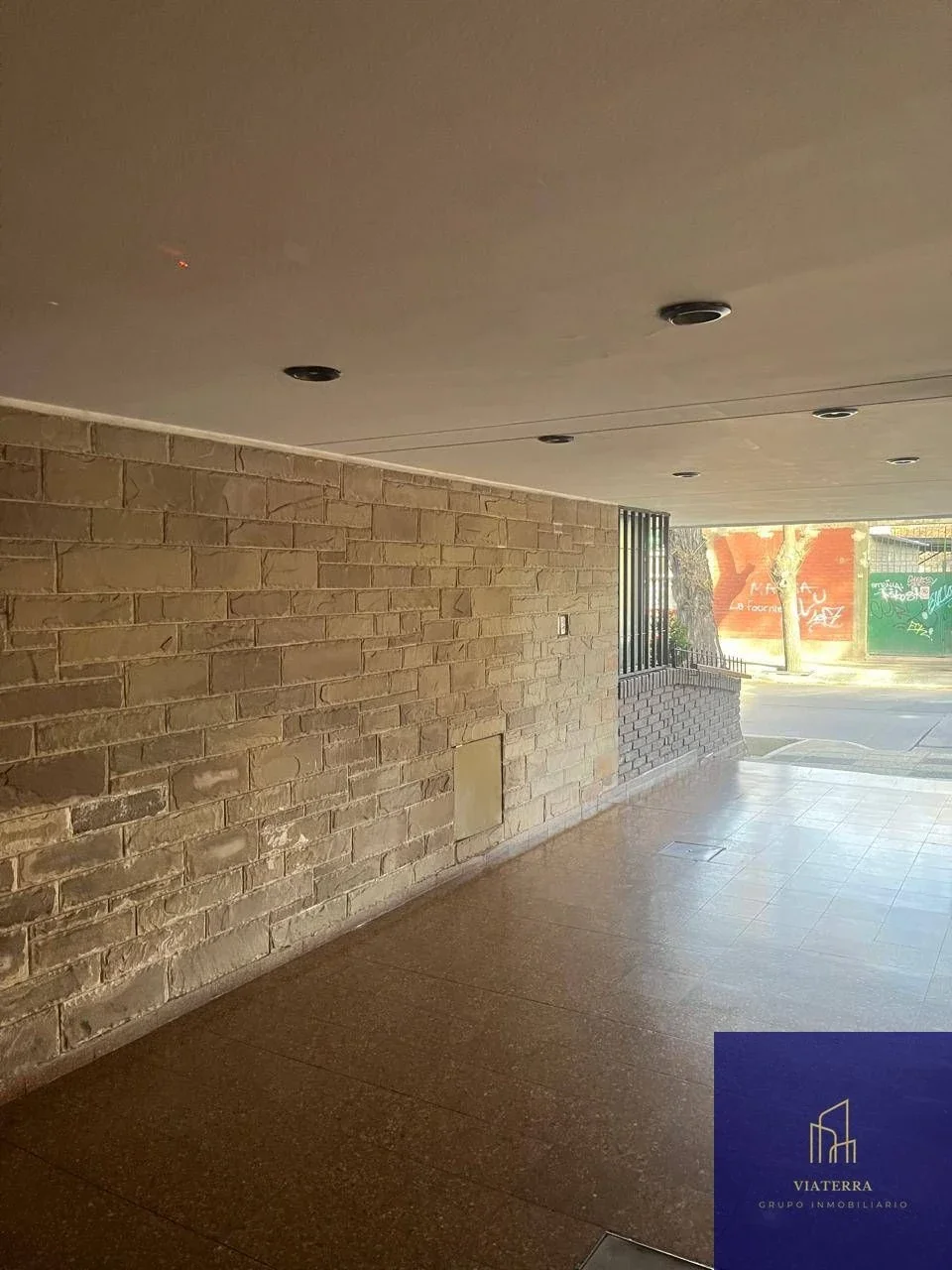 Departamento en venta c/ cochera en 4.ª Sección Área Fundacional - Imagen 2