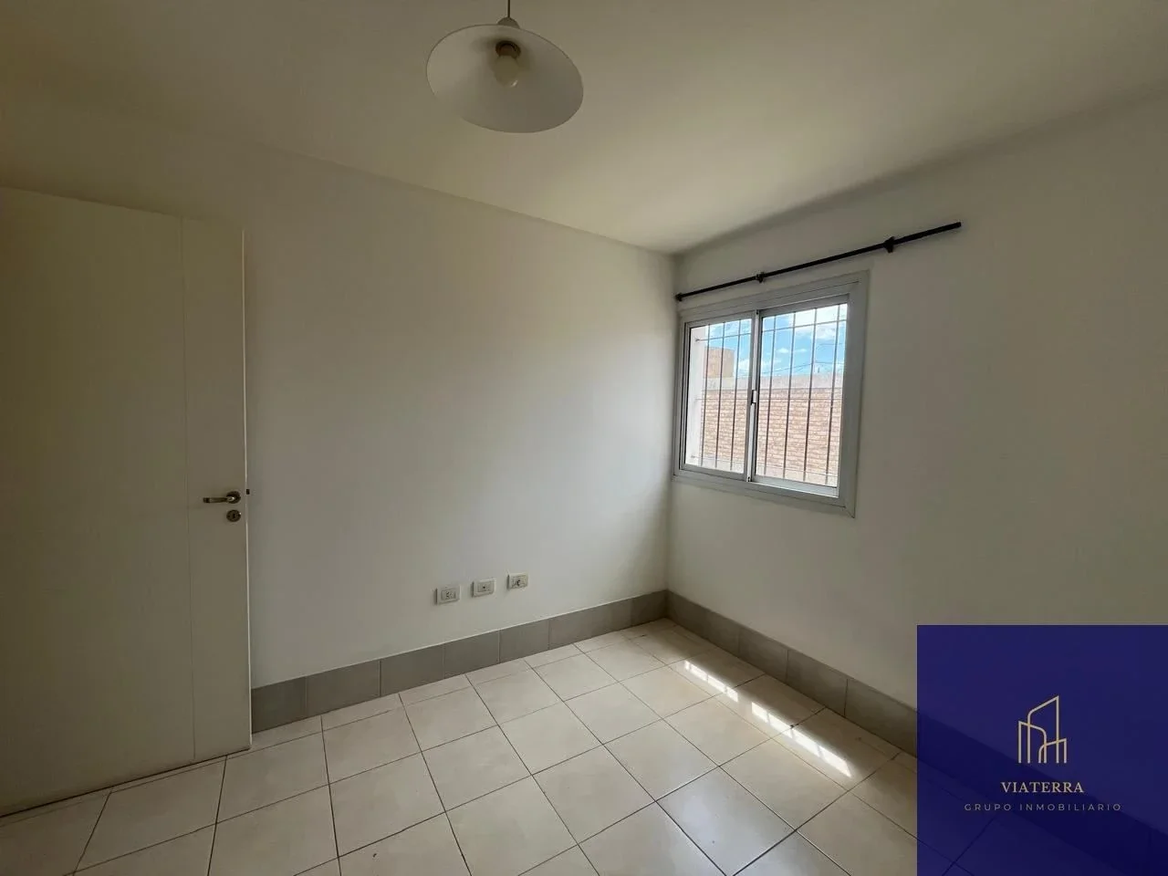CASA EN VENTA 3 DORMITORIOS, BARRIO TERRUÑO RESIDENCIAS - Imagen 3