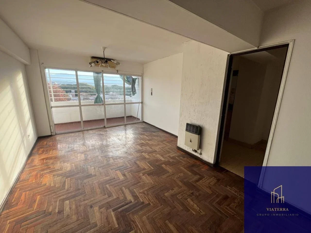 Departamento en venta c/ cochera en 4.ª Sección Área Fundacional - Imagen 3
