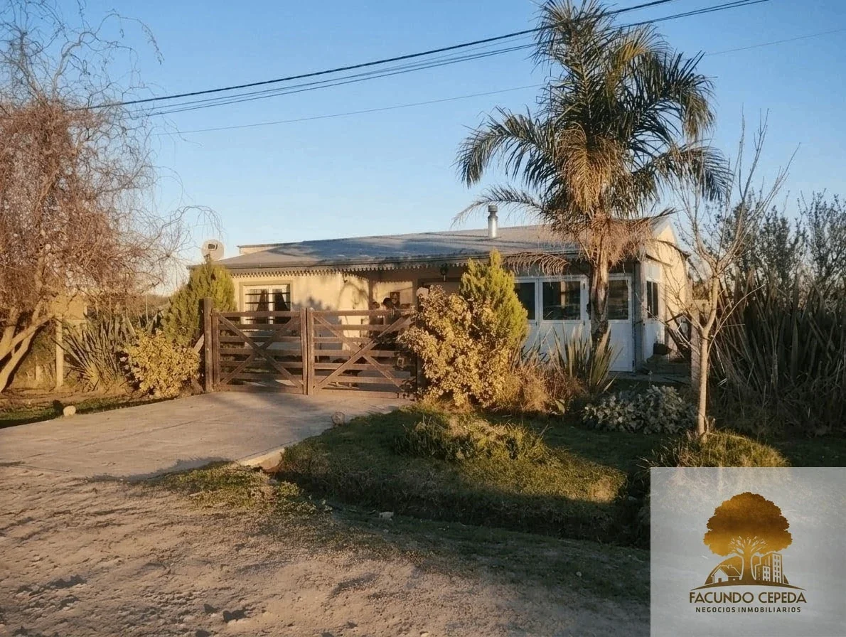 Casa en venta c/ cochera en Coronel Brandsen - Imagen 1