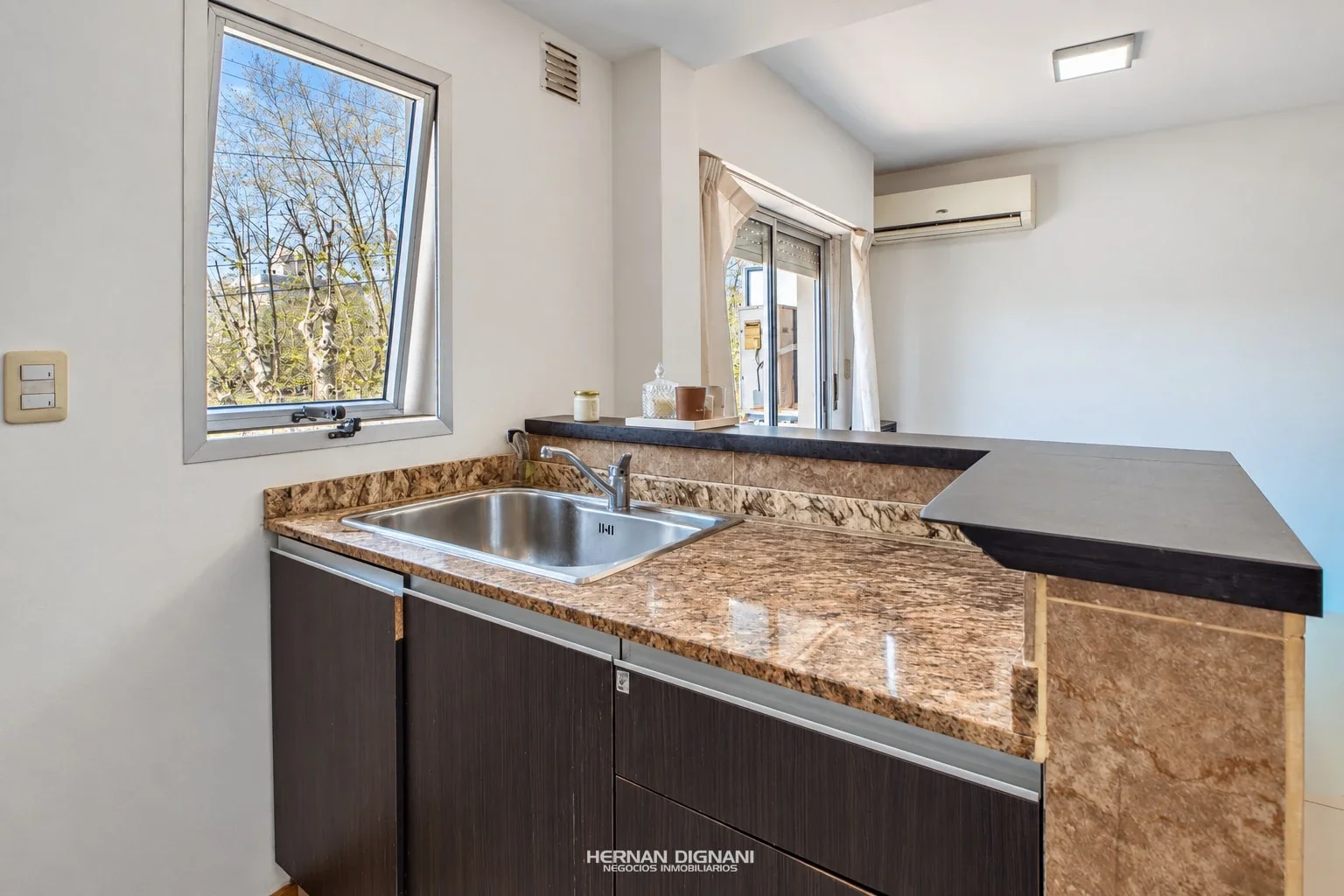 Departamento en venta de 2 Dormitorios - Remedios de Escalada 2616, Casilda - Imagen 3