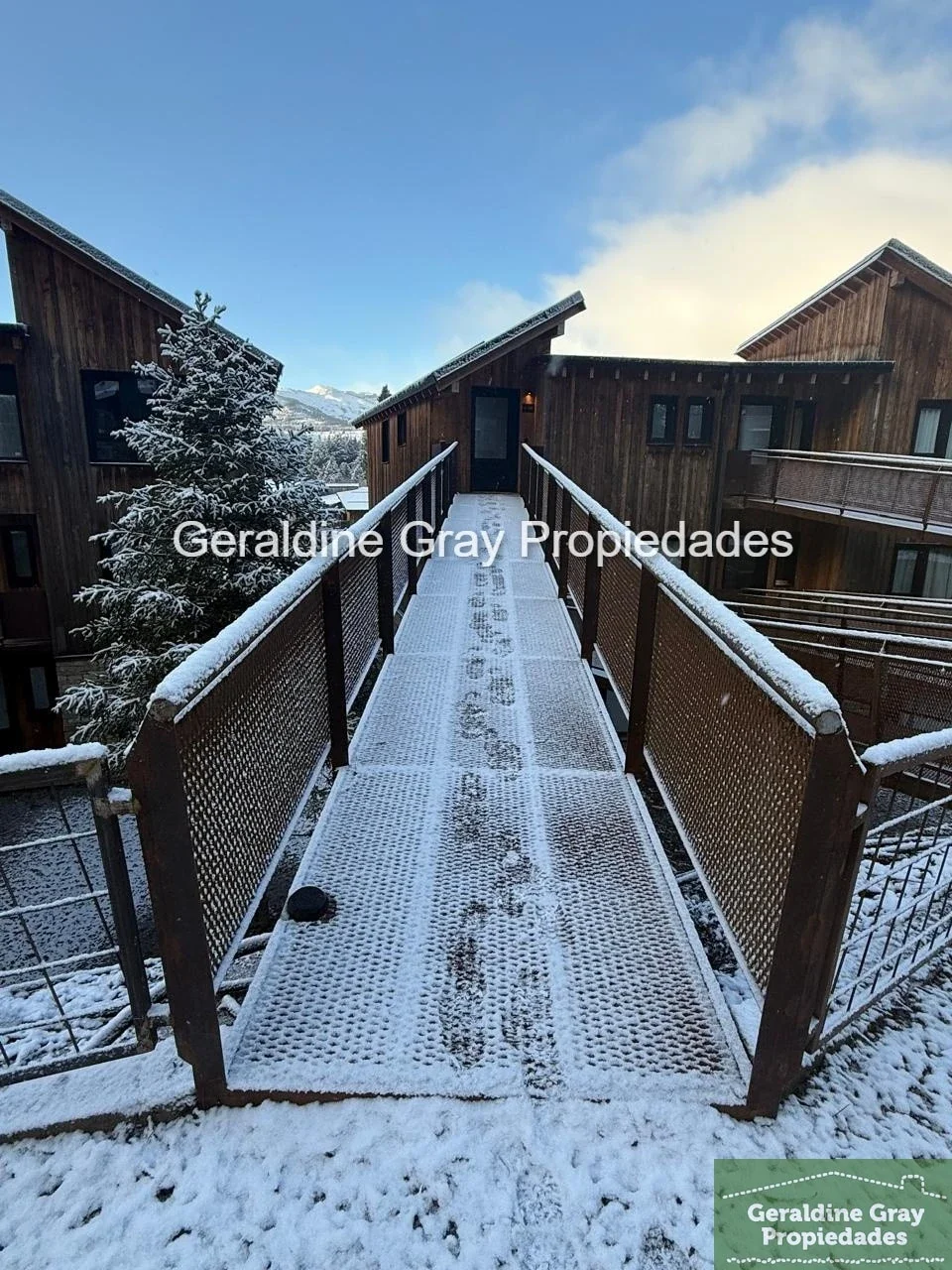Departamento en venta c/cochera en Aldea del Golf en Chapelco Golf & Resort - Imagen 2