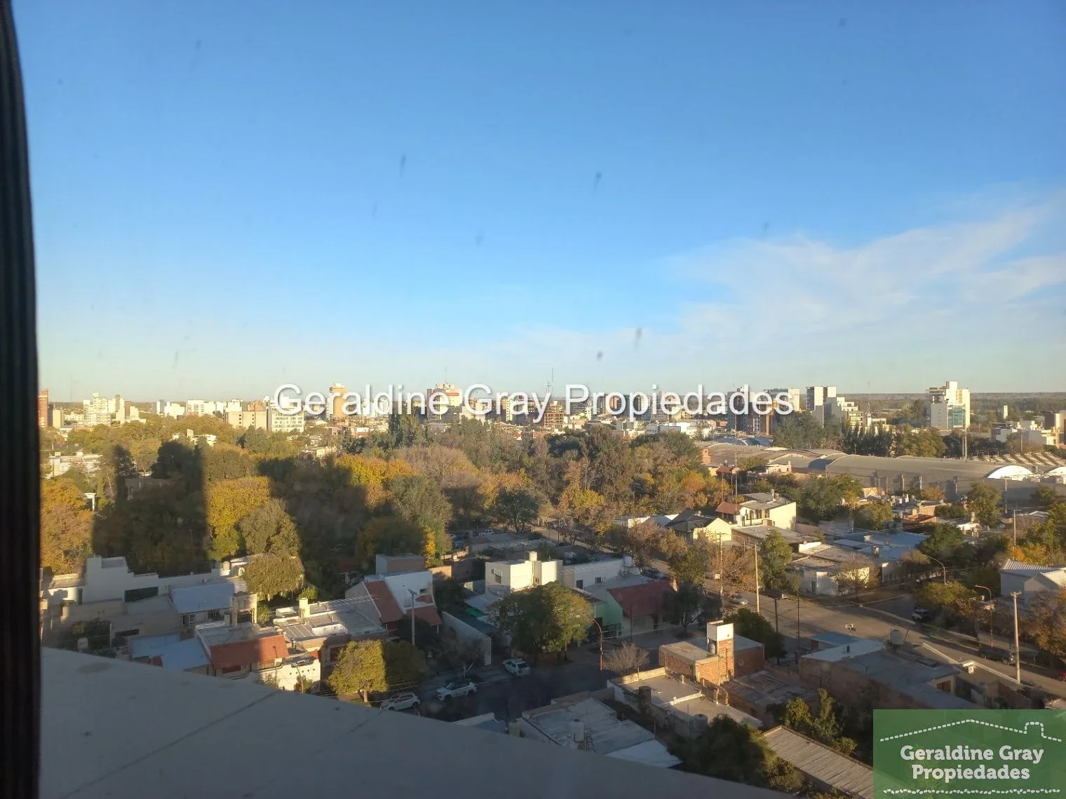 Departamento en alquiler Nivel Gerencial c/ cochera en Cipolletti - Imagen 3