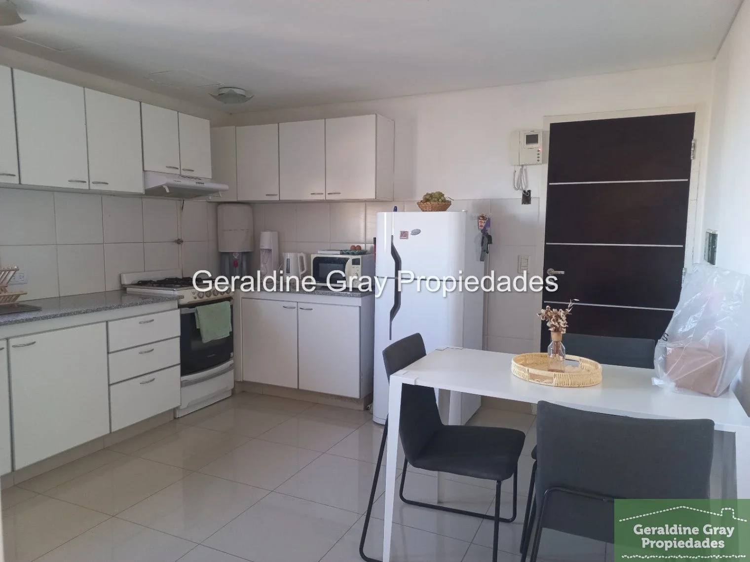 Departamento en alquiler Nivel Gerencial c/ cochera en Cipolletti - Imagen 5