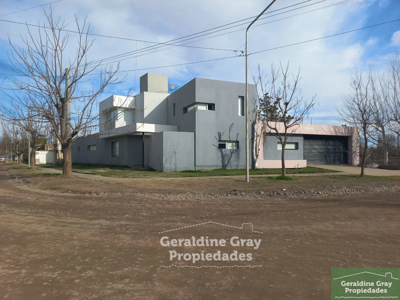 Casa de 3 dormitorios en venta en el barrio Bilingüe, Confluencia Rural, Neuquén - Imagen 2
