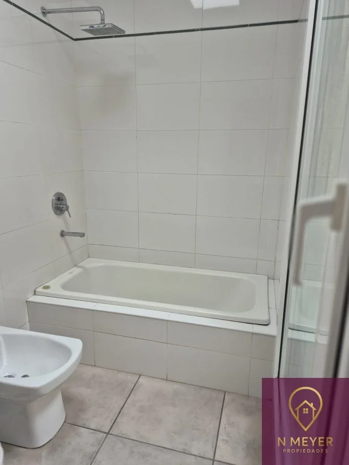 Casa  6 ambientes c/ cochera en Bella Vista - Imagen 4