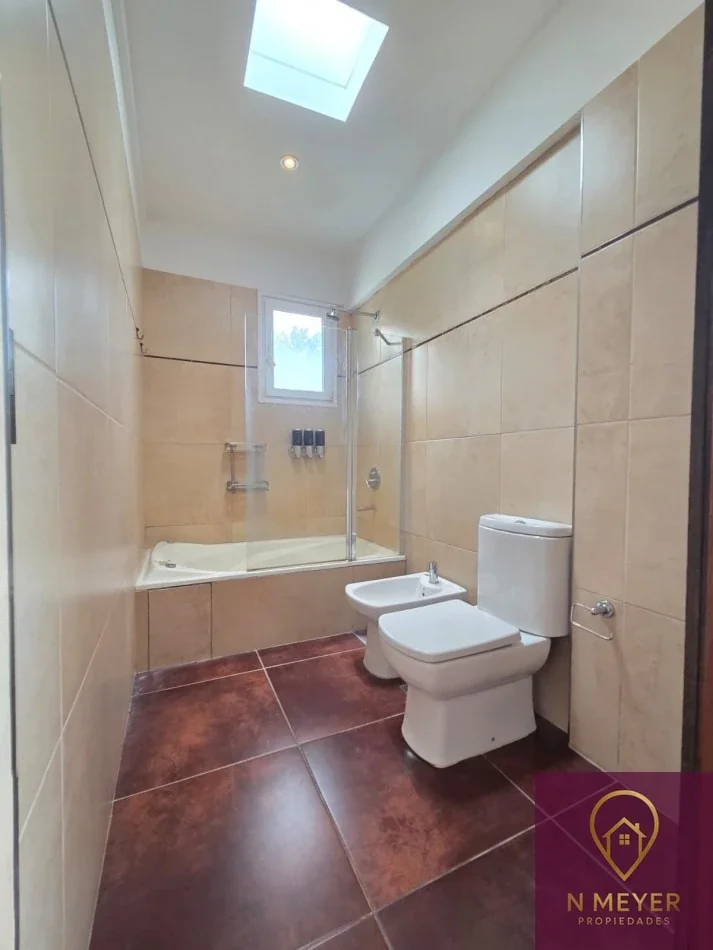 Casa  6 ambientes c/ cochera en Bella Vista - Imagen 5