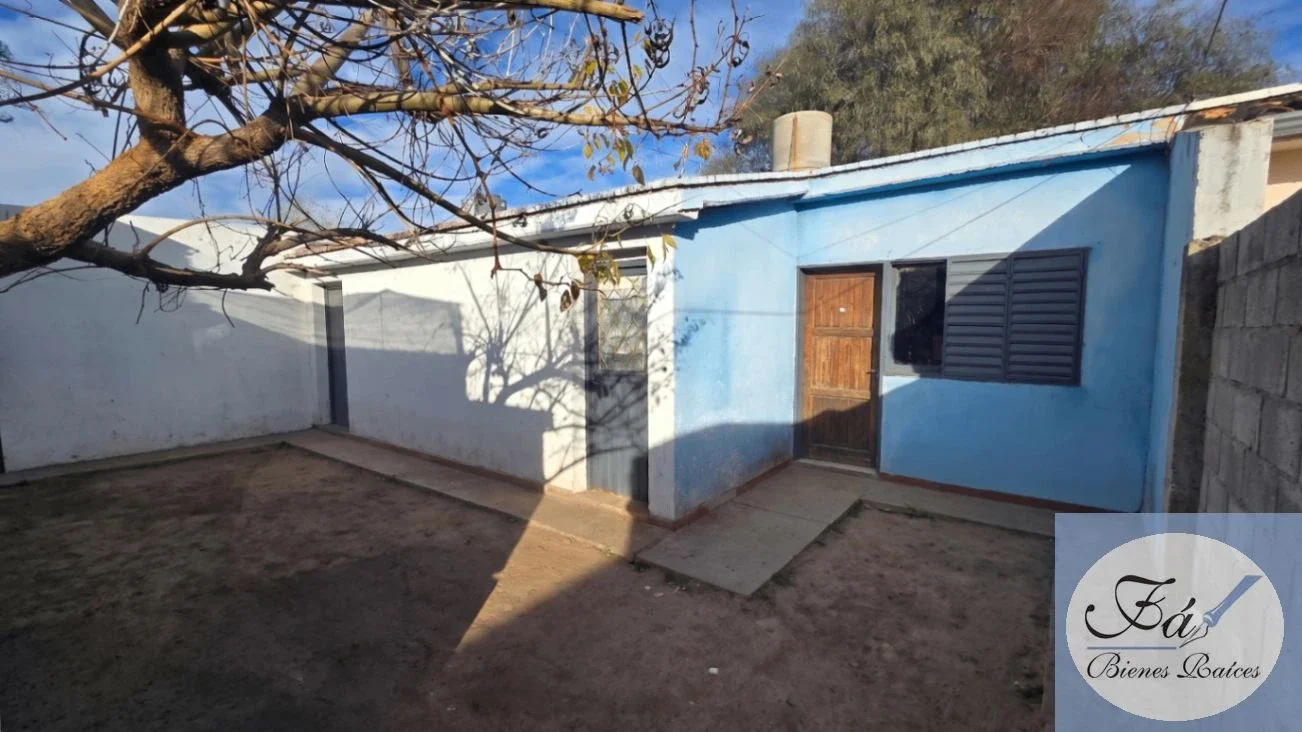 No te la pierdas | Casa 3 dorm bien ubicada US$40.000 - Imagen 1