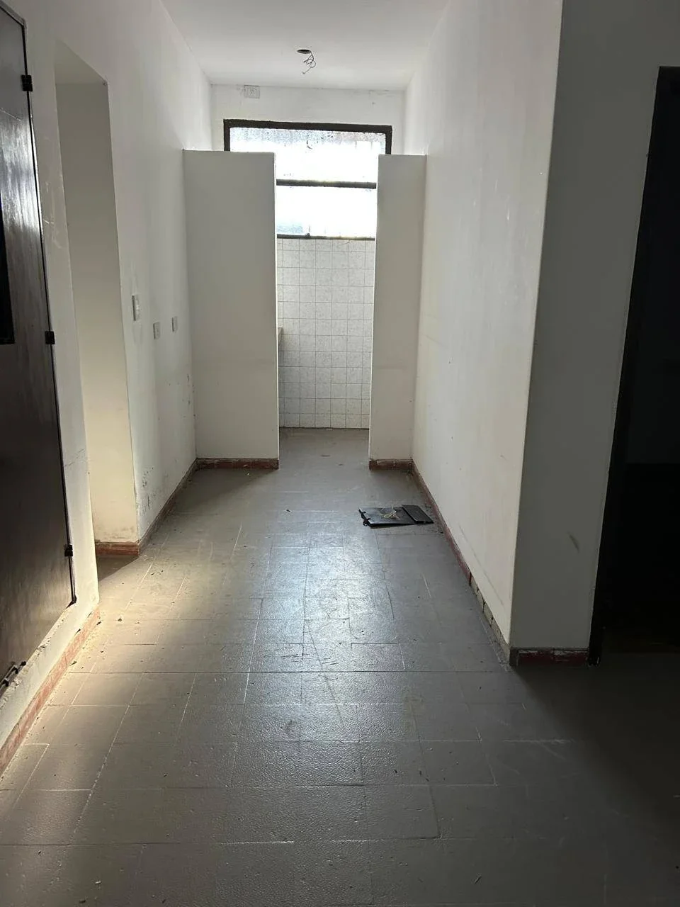 Local comercial en alquiler ubicado en City Bell - Imagen 5