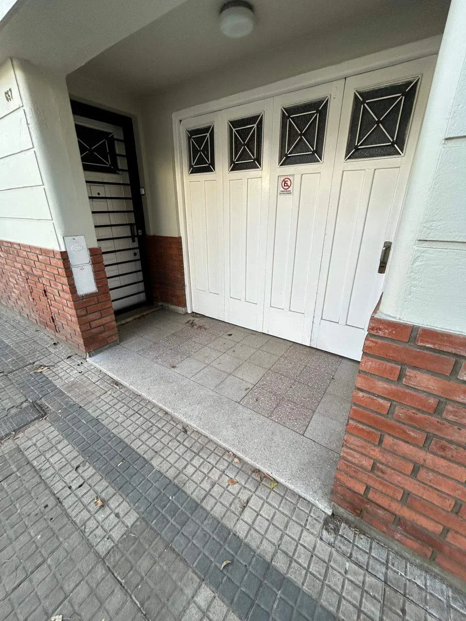 Casa en alquiler c/ cochera en La Plata - Imagen 3