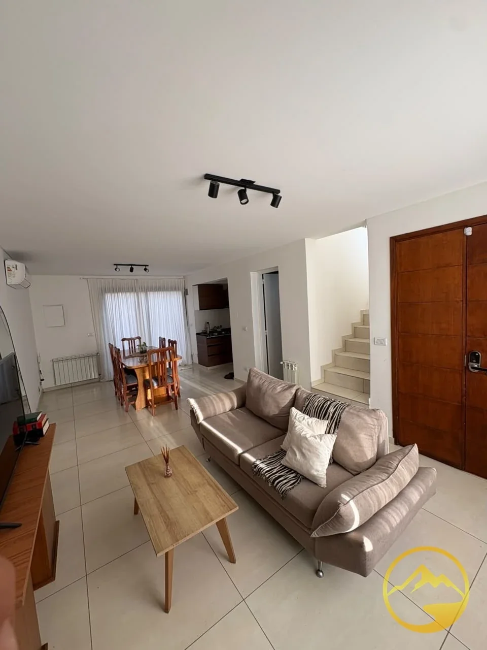 Dúplex en alquiler c/ cochera en San Francisco del Monte - Imagen 1