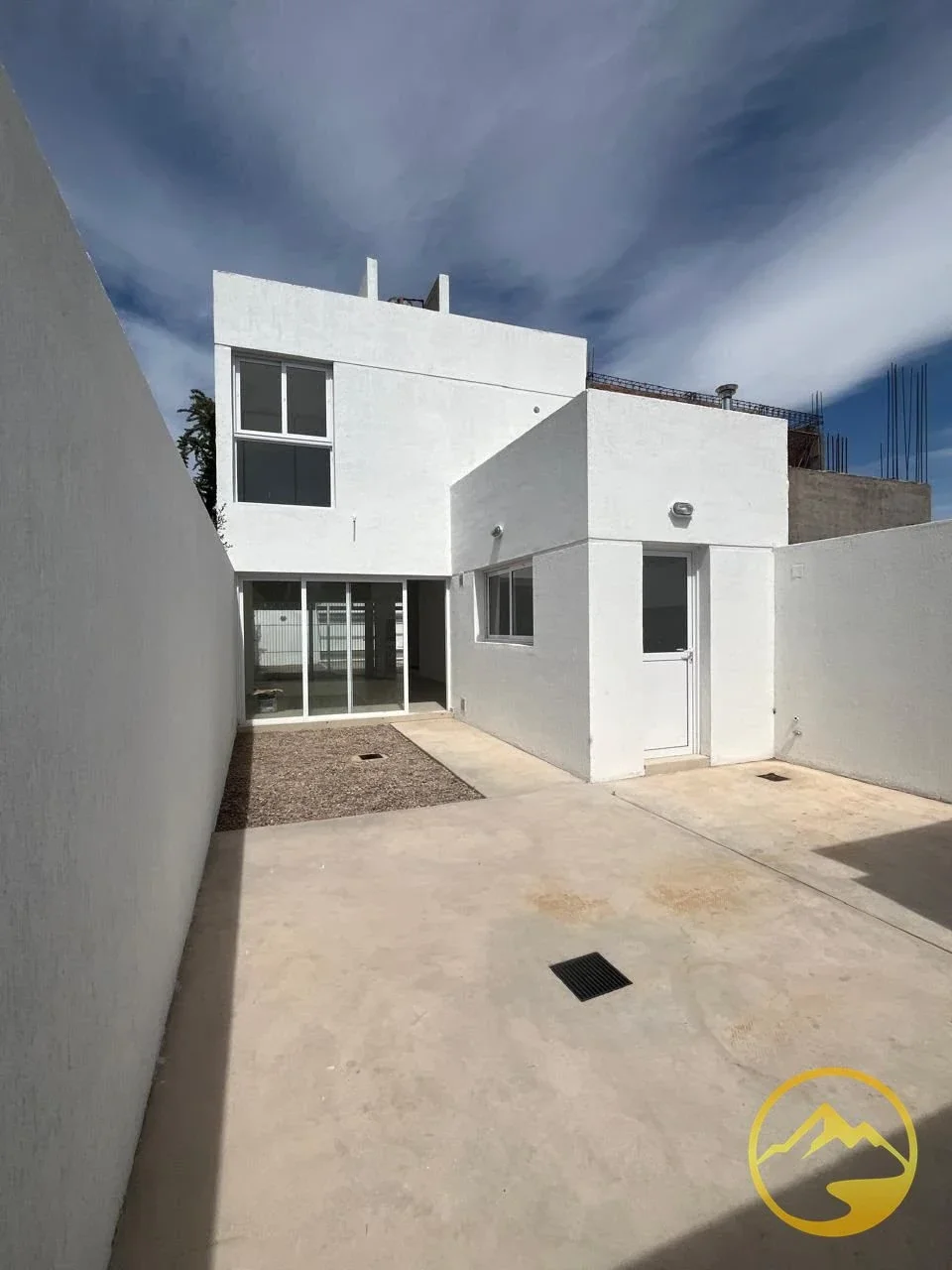 Casa en venta c/ cochera en Maipú - Imagen 1