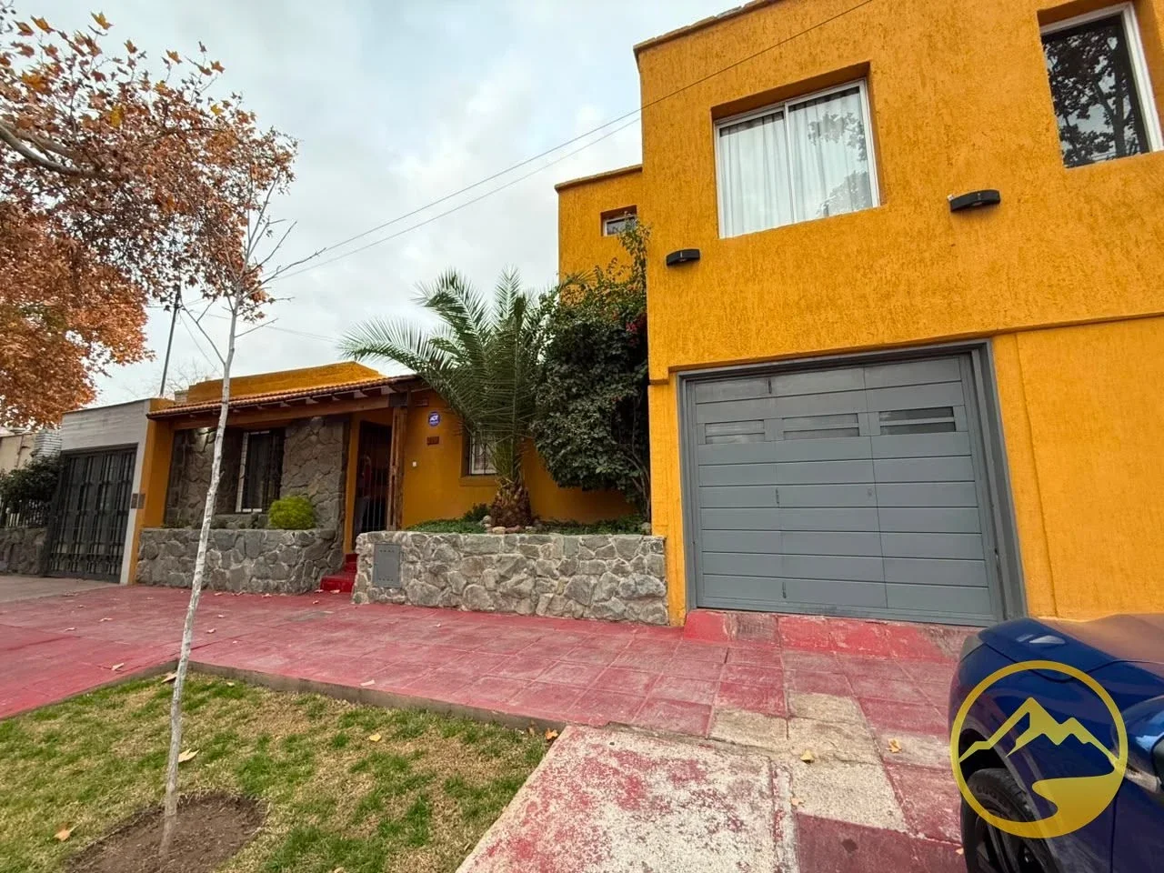 Casa en venta c/ cochera en Godoy Cruz - Imagen 1