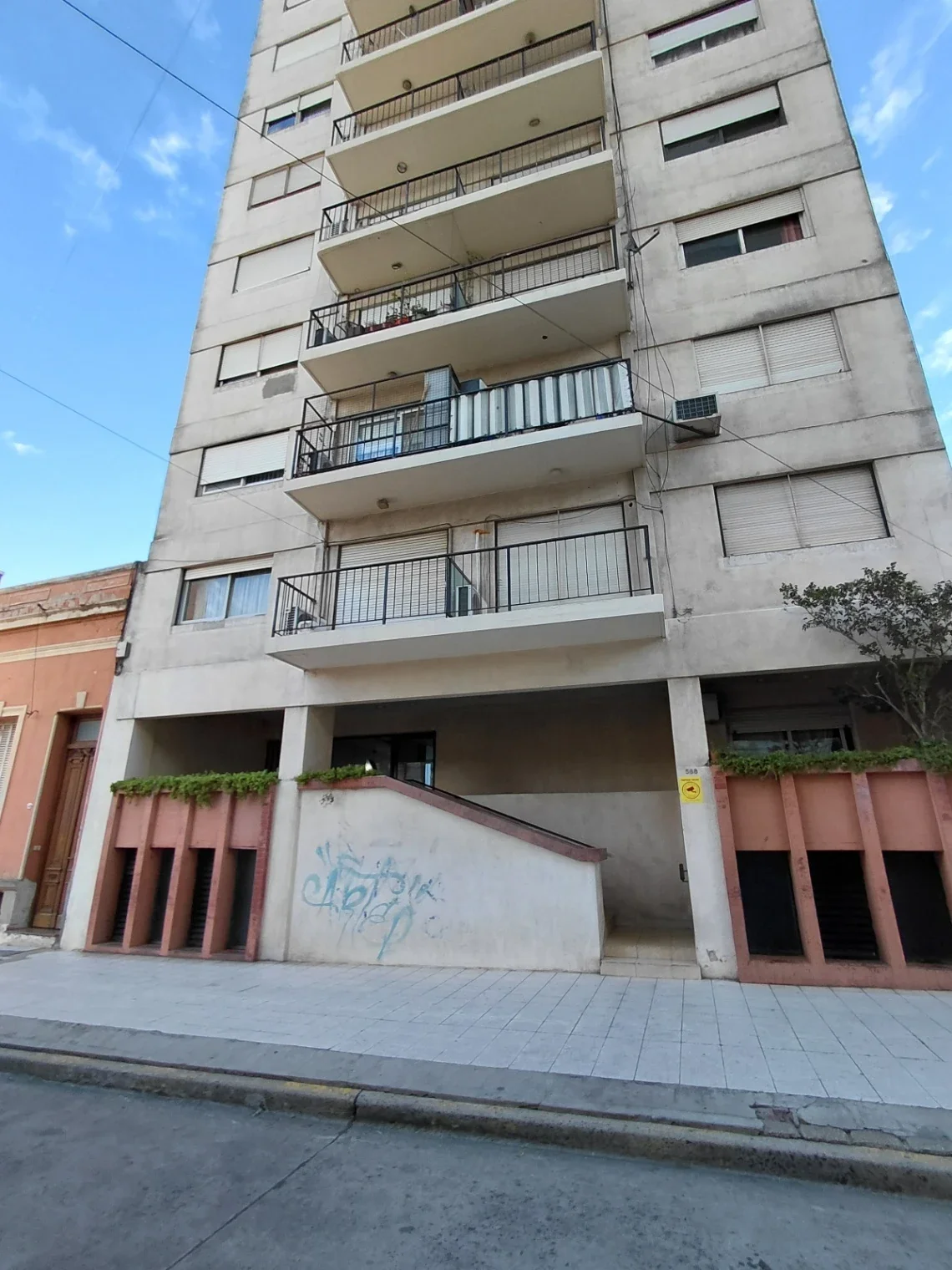 Departamento en alquiler de 2 dormitorios con cochera en Pergamino - Imagen 1