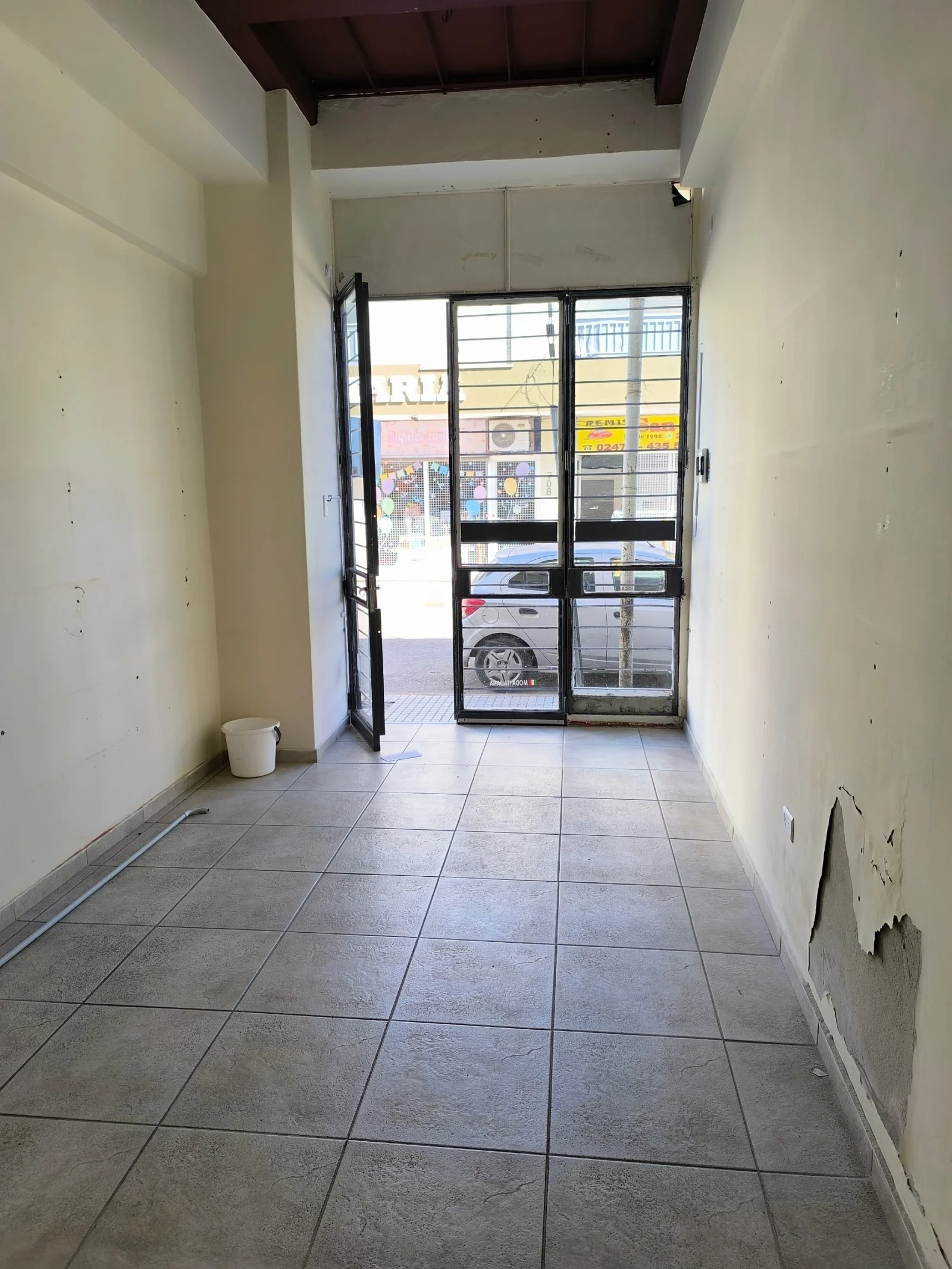 Local comercial en alquiler ubicado en Centro - Imagen 2