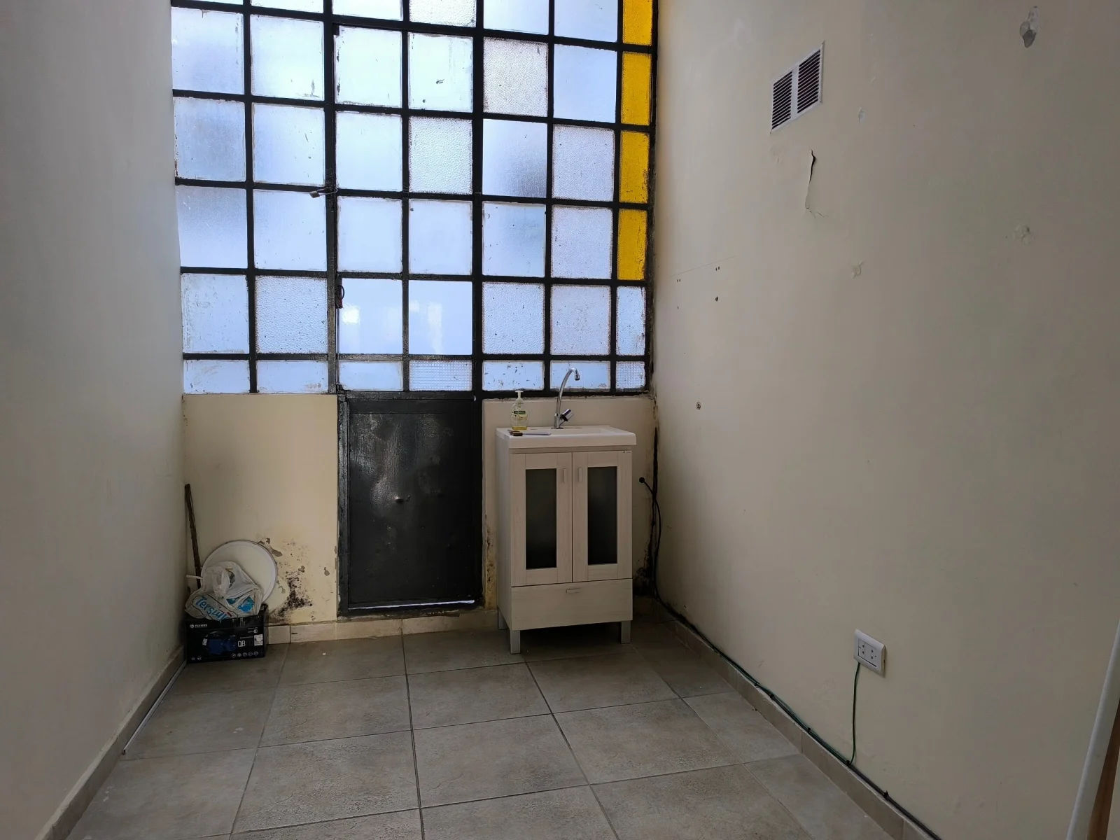 Local comercial en alquiler ubicado en Centro - Imagen 4