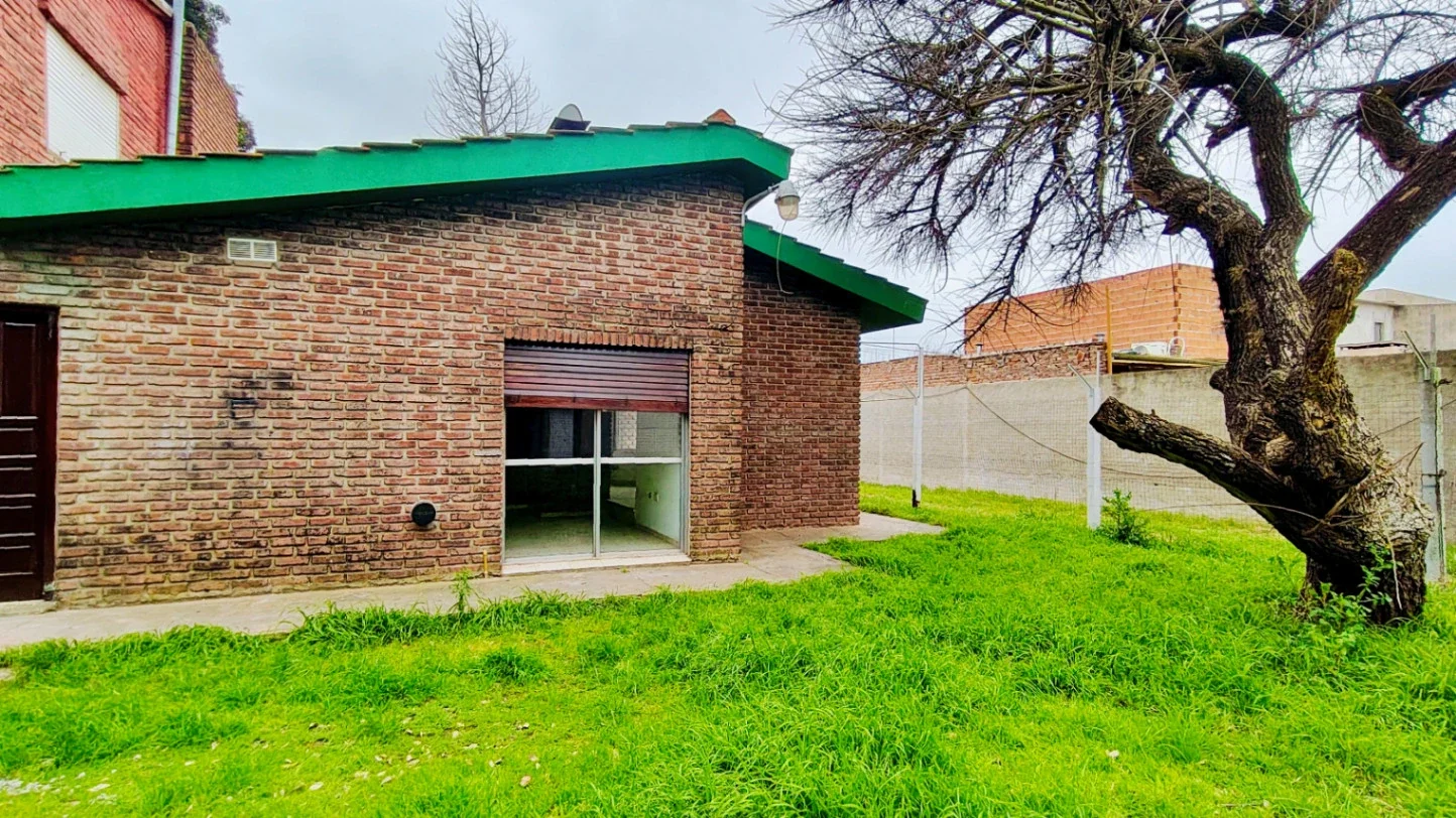 Casa con galpón en venta - Pergamino - Imagen 2