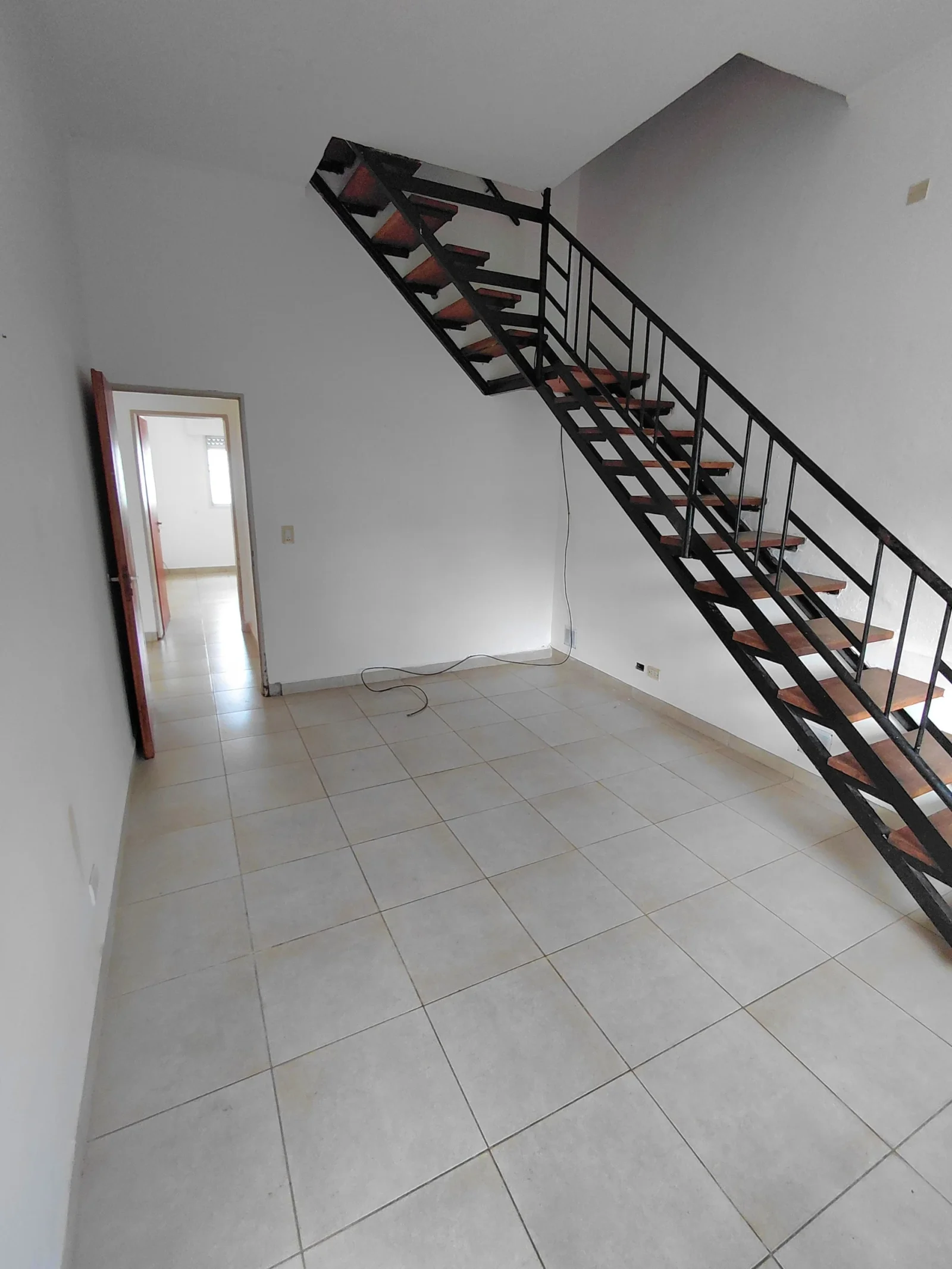 Casa en alquiler c/ cochera en Centro - Imagen 3
