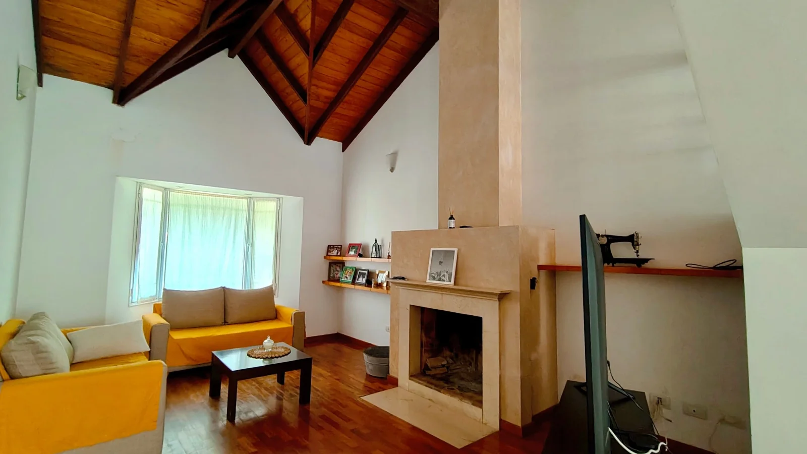 Casa en alquiler c/ cochera en La Amalia - Imagen 5
