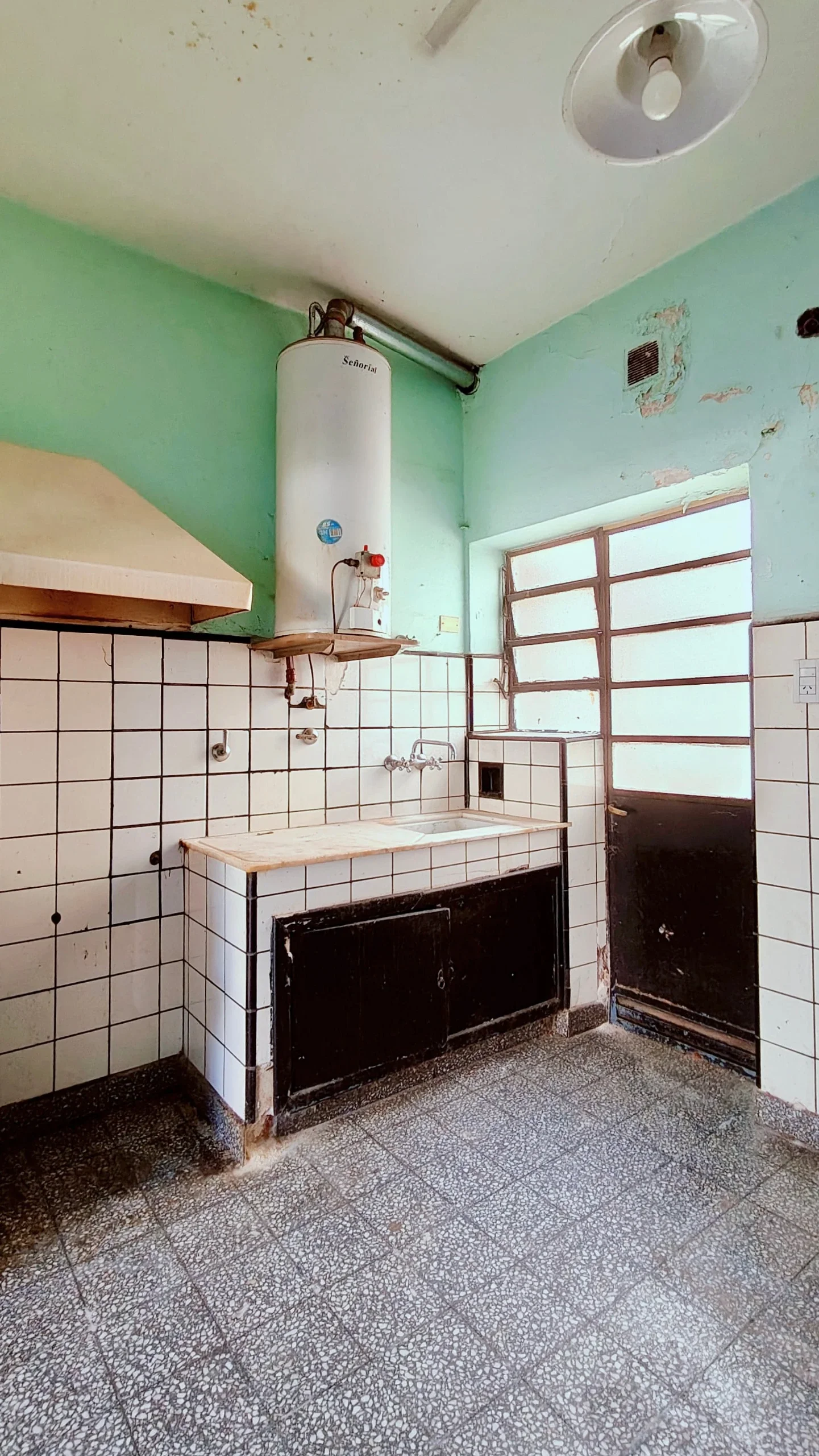 Casa de 2 habitaciones en venta c/ cochera en el Centro - Imagen 5