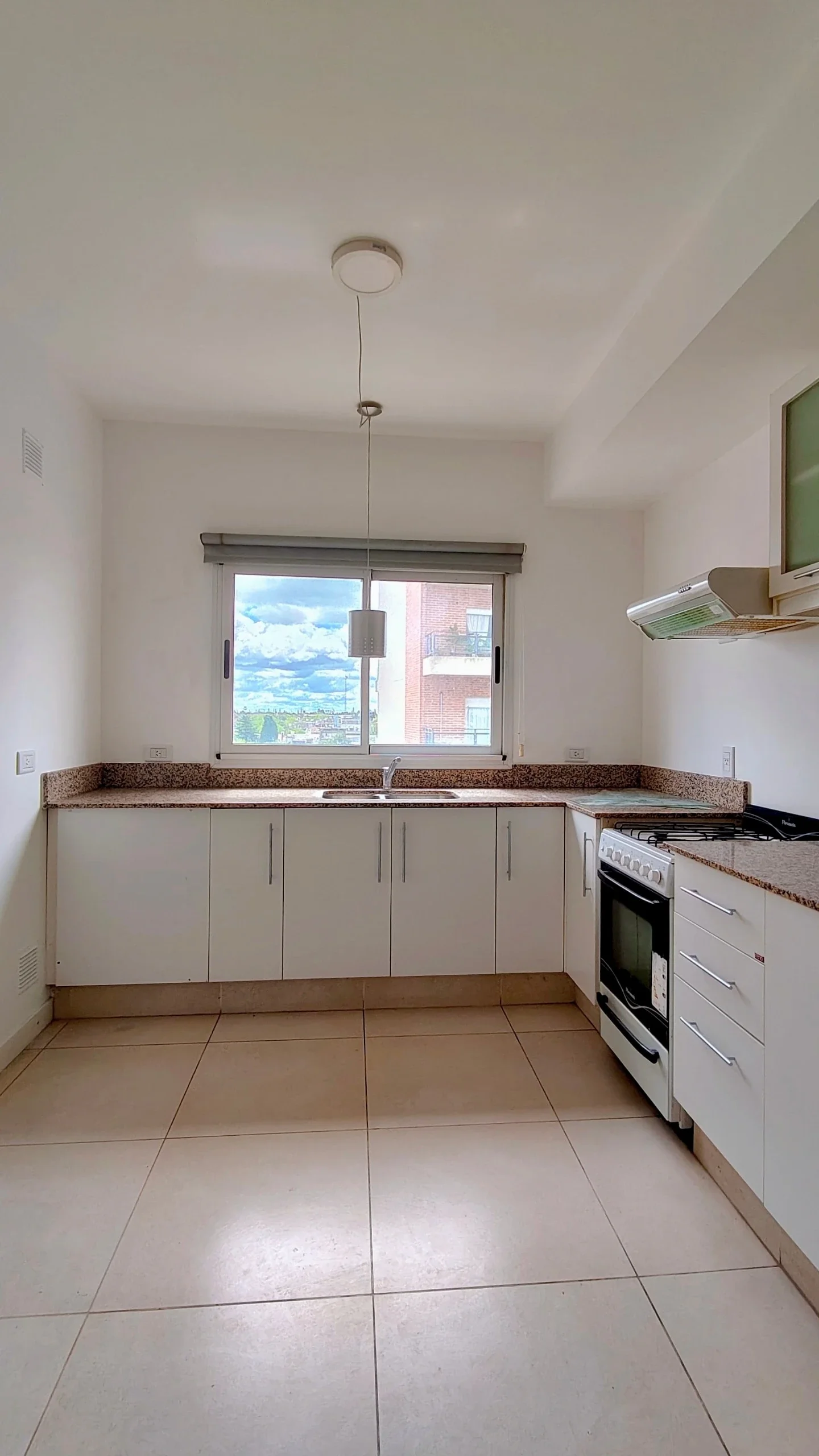 Departamento en alquiler de 2 dormitorios con cochera - Centro, Pergamino - Imagen 3